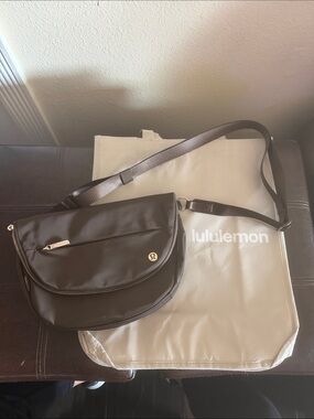 Lululemon All festival Bag with Gold Hardware brown walnut crunch 5L